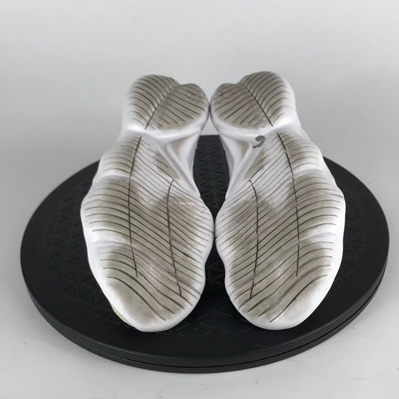 Nike Free Run Flyknit 3.0 Ivory Athletic Running Shoes AQ5708-200 Women Size 5.5 - Picture 10 of 12